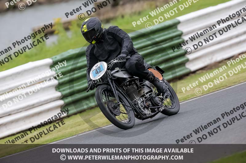 Vintage motorcycle club;eventdigitalimages;mallory park;mallory park trackday photographs;no limits trackdays;peter wileman photography;trackday digital images;trackday photos;vmcc festival 1000 bikes photographs